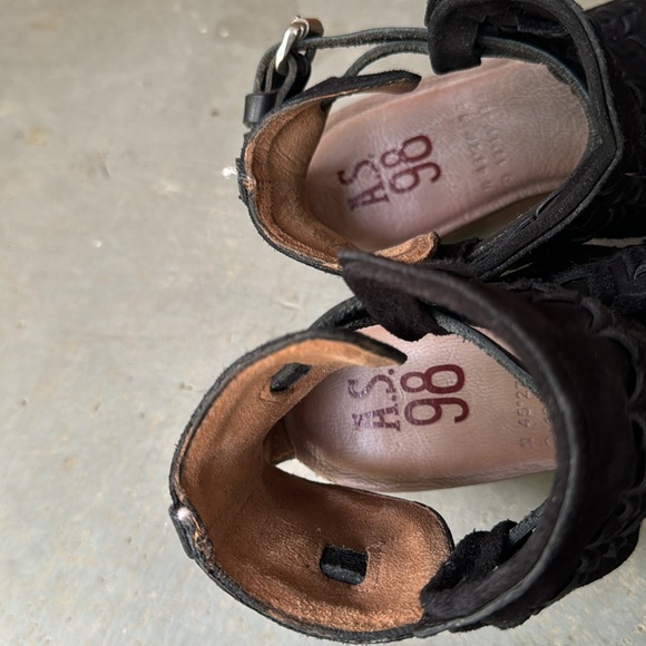 A.S.98 Newberry Suede Platform - Picture 5 of 9